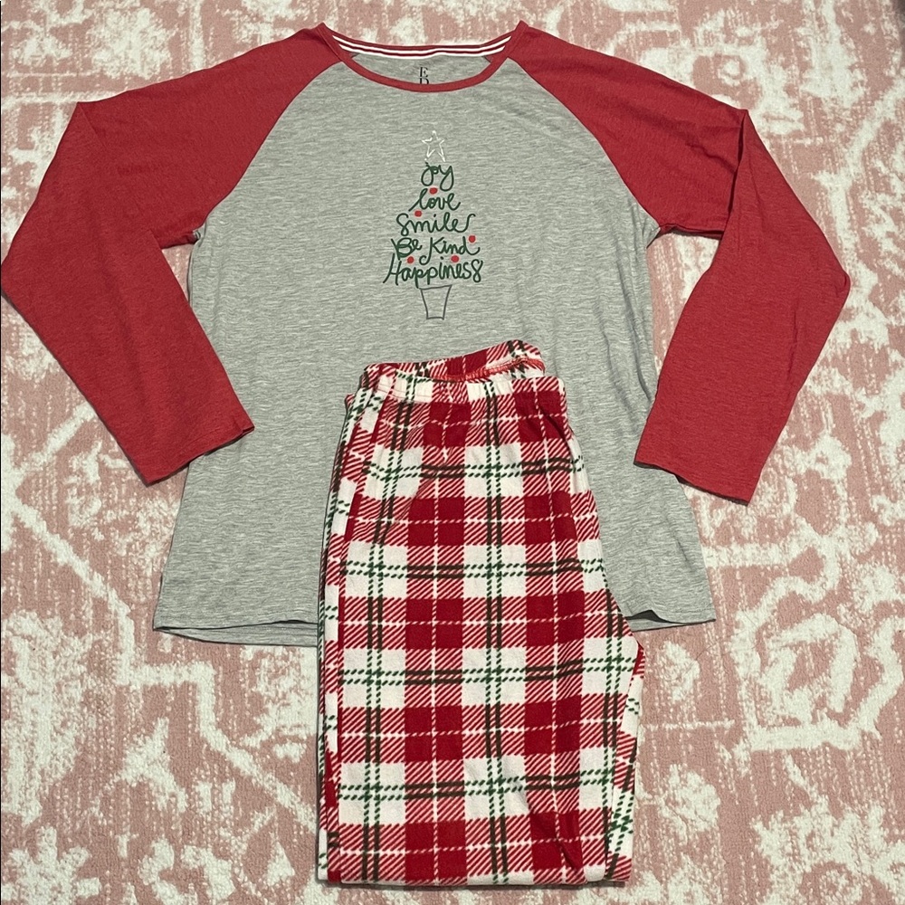 ELLEN DEGENERES Christmas Pajama set. Unisex